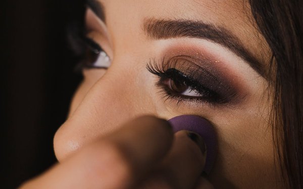 Créer un smokey eye parfait pour un mariage