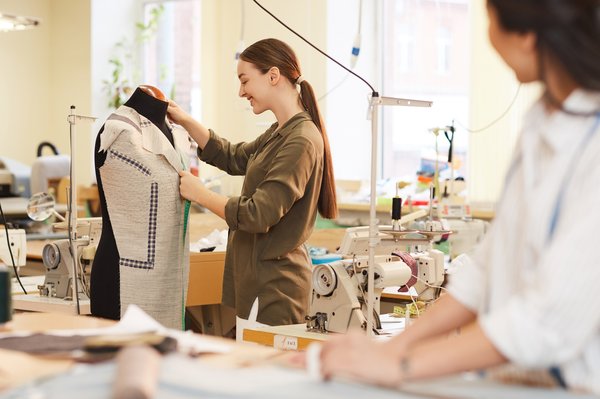 Buste femme en fibre de verre : un atout pour votre vitrine